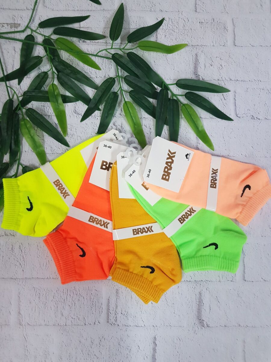 ۲۰۲۴۱۲۱۶_۱۶۴۸۲۱ جوراب مچی اسپرت شبرنگی کد 1436 - تصویر 1