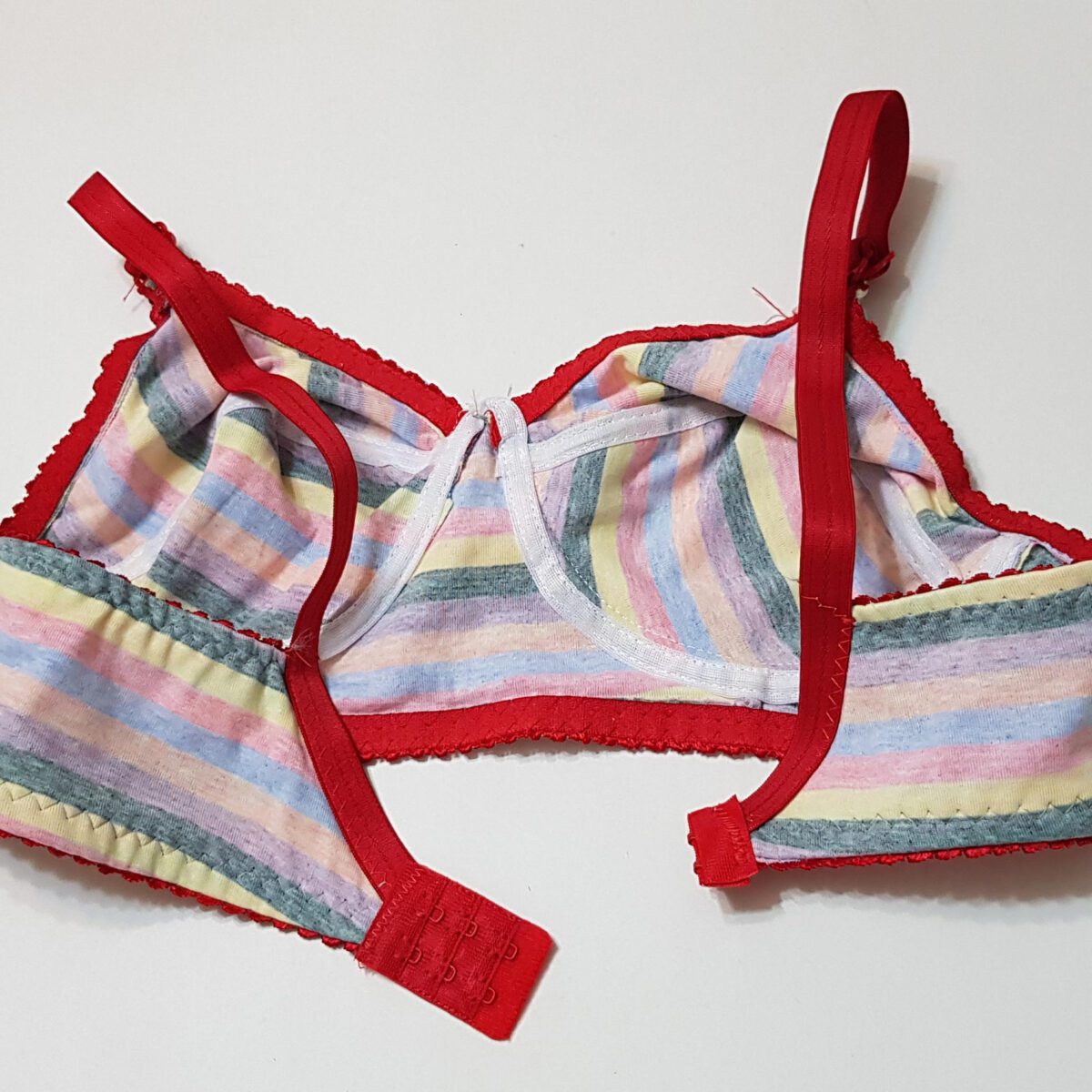 024426eed723067ab44115cb10f8002a31e9a137_1723669675 سوتین بدون فنر راه راه کد 104955(رنگ بند رندوم) - تصویر 4