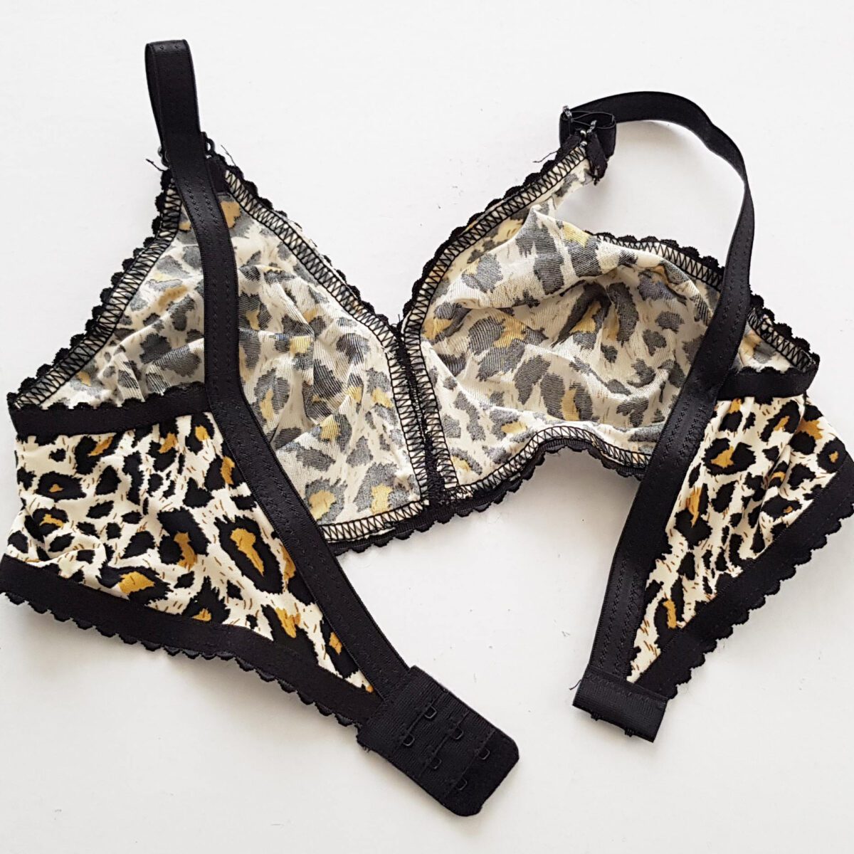 bd767aa9fa674741d238227a8b8cd8aa171b82d7_1737463138 سوتین پرسی پلنگی بدون فنر کد 105046 - تصویر 2