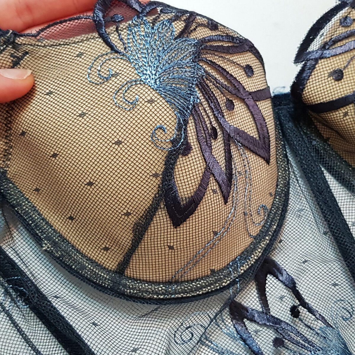 c7ee1614a50f1f559e01038cc2936290d2352fd7_1737142300 ست شورت و سوتین برتافنرداراسفنجی کد6080 - تصویر 2