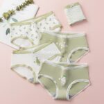 شورت نخی زنانه طرح گلابی