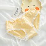 شورت زنانه سفید_لیمویی - تصویر 13