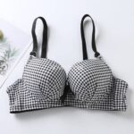 قبل از خرید سوتین اسفنجی حتما به سایز بندی این محصولات دقت نمایید. اغلب سوتین های اسفنجی چینی یک الی دو سایز کوچک تر از سایز های ایرانی هستند.