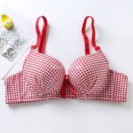 سوتین زنانه یکی از ضروری ترین لباس های زیر بانوان است که برای نگه داری و حفظ فرم سینه مورد استفاده فراوان قرار می گیرد.