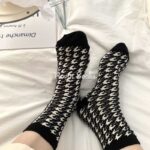 جوراب نیم ساق توری سفید مشکی طرحدار - تصویر 7