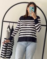 بلوز بافت زمینه سورمه ای با راه راه سفید - تصویر 7