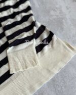 بلوز بافت زمینه سورمه ای با راه راه سفید - تصویر 5