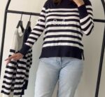 بلوز بافت زمینه سفید با راه راه سورمه ای - تصویر 2