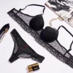 ست شورت و سوتین اسفنجی فنردار برند برتا کد 6077RB  مشکی