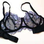 ست شورت و سوتین برتا فنردار کد 2420-BT مشکی با گل آبی - تصویر 3