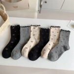 جوراب ساقدار گل گلی لب فر کد 1801 - تصویر 2